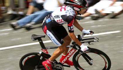 开云APP-库里：每一个“远距离爆发”都改写了比赛历史！，库里近距离视频