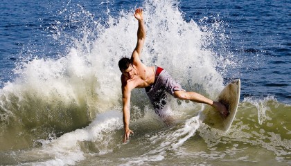 kaiyun登录入口-深山峡谷漂流，刺激与探险的最佳组合，深山峡谷建筑