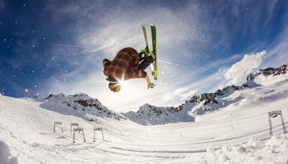 开云备用-伊朗马术协会与科技公司合作，开发虚拟现实训练平台，提升骑手技能。